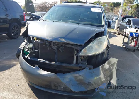 2009 Toyota Sienna Xle z USA, uszkodzony, nr VIN 5TDZK22C99S268768